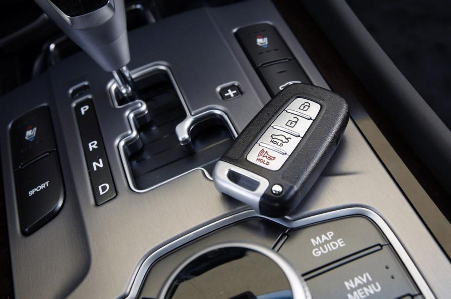  Hyundai Equus 2012 года  (фото 13 из 41)